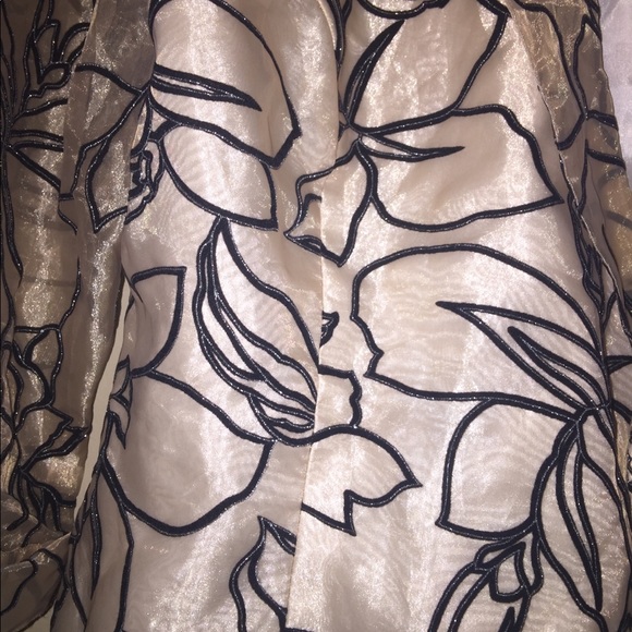 🛍🧥Women’s Metaphor Shiny Embroidered Blazer🧥 - Picture 3 of 5